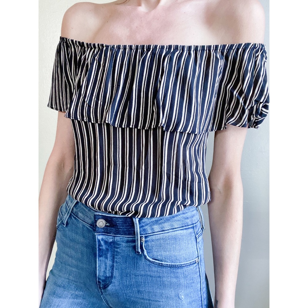 Reformation off the shoulder blouse - Picture 8 of 12